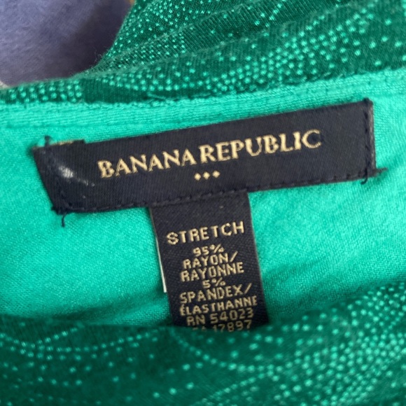 super cute banana republic off the shoulder top - Picture 2 of 2